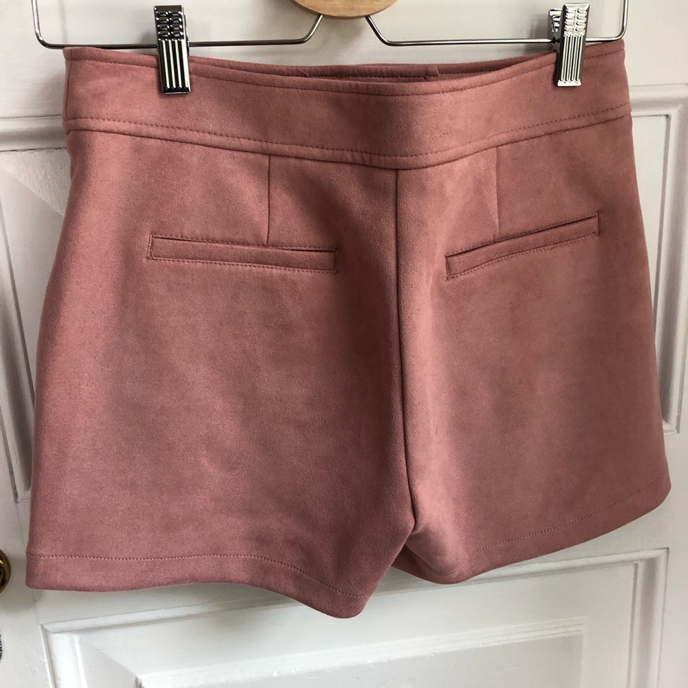 Shirt and shorts - Picture 6 of 7